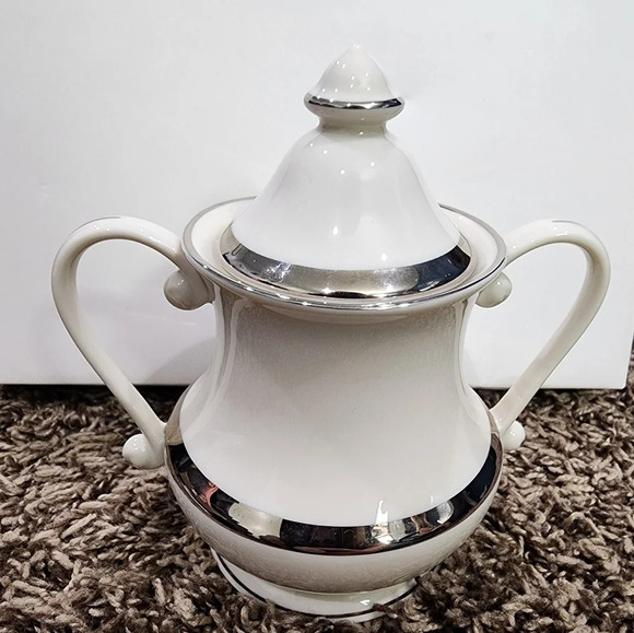 Pickard Ultra-White Geneva Sugar Dish and Cover Pickard China - Picture 2 of 8